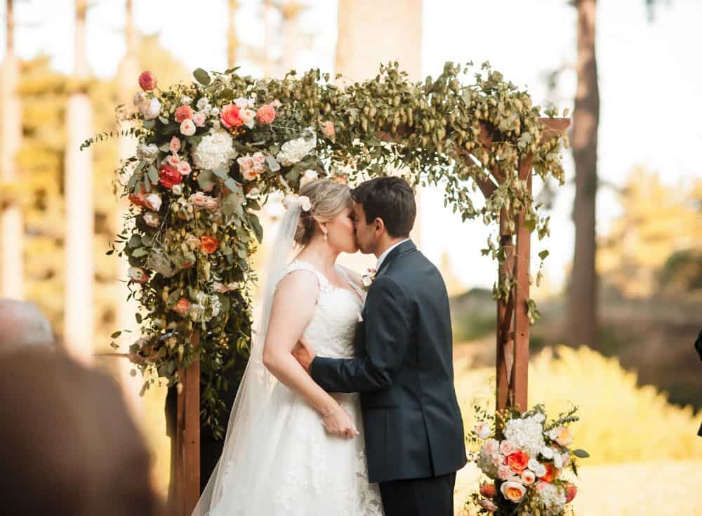 A Guide to Creating a Uniquely Elegant Wedding with Flowers
